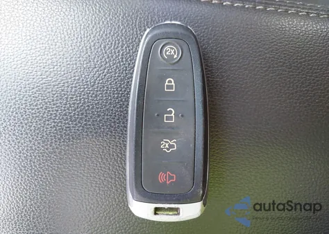 2017 Ford Escape Titanium z USA, uszkodzony, nr VIN 1FMCU9J99HUC41851